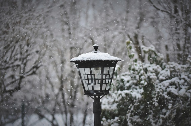 Kanazawa Kenrokuen garden winter snow lantern Japanese landscape