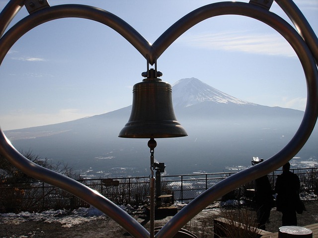 Hakone hot spring onsen resort Mount Fuji view lake Ashi